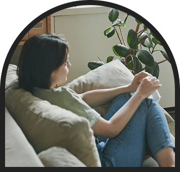 woman sitting on the sofa