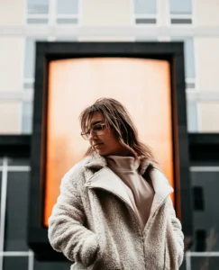 Woman seeking psychodynamic therapy for high-functioning adults in NYC to understand emotional patterns better